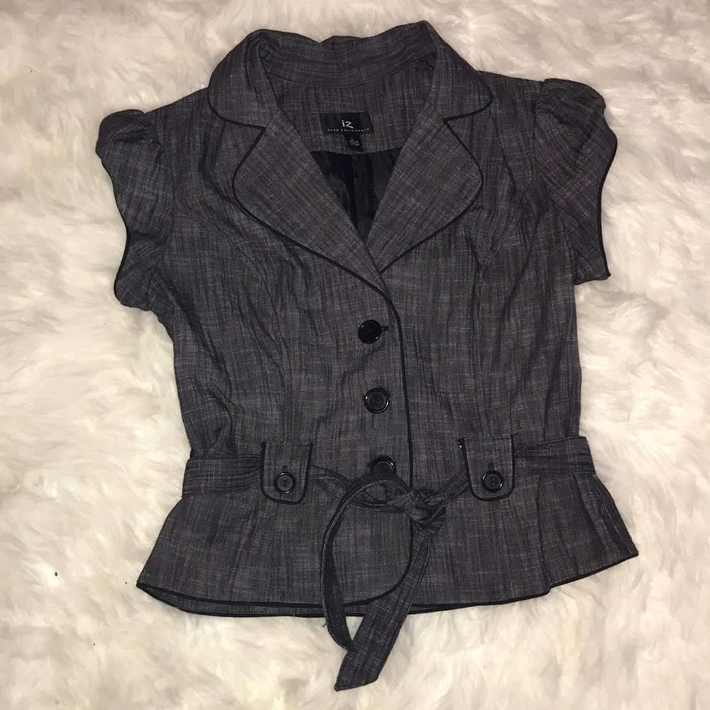 Nice gray professional vest! (Size runs small)
